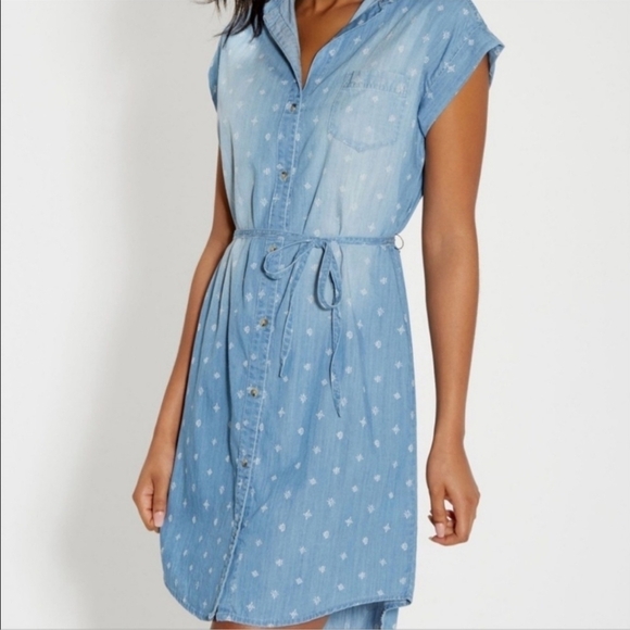 Maurices Printed Chambrey Denim Shirt Dress Button Down Short Sleeve Medium EUC - Picture 1 of 11
